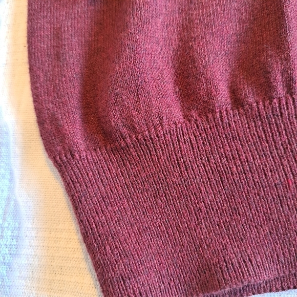 Croft & Barrow men's size Large Burgundy, 3 button pullover, New - Picture 2 of 8